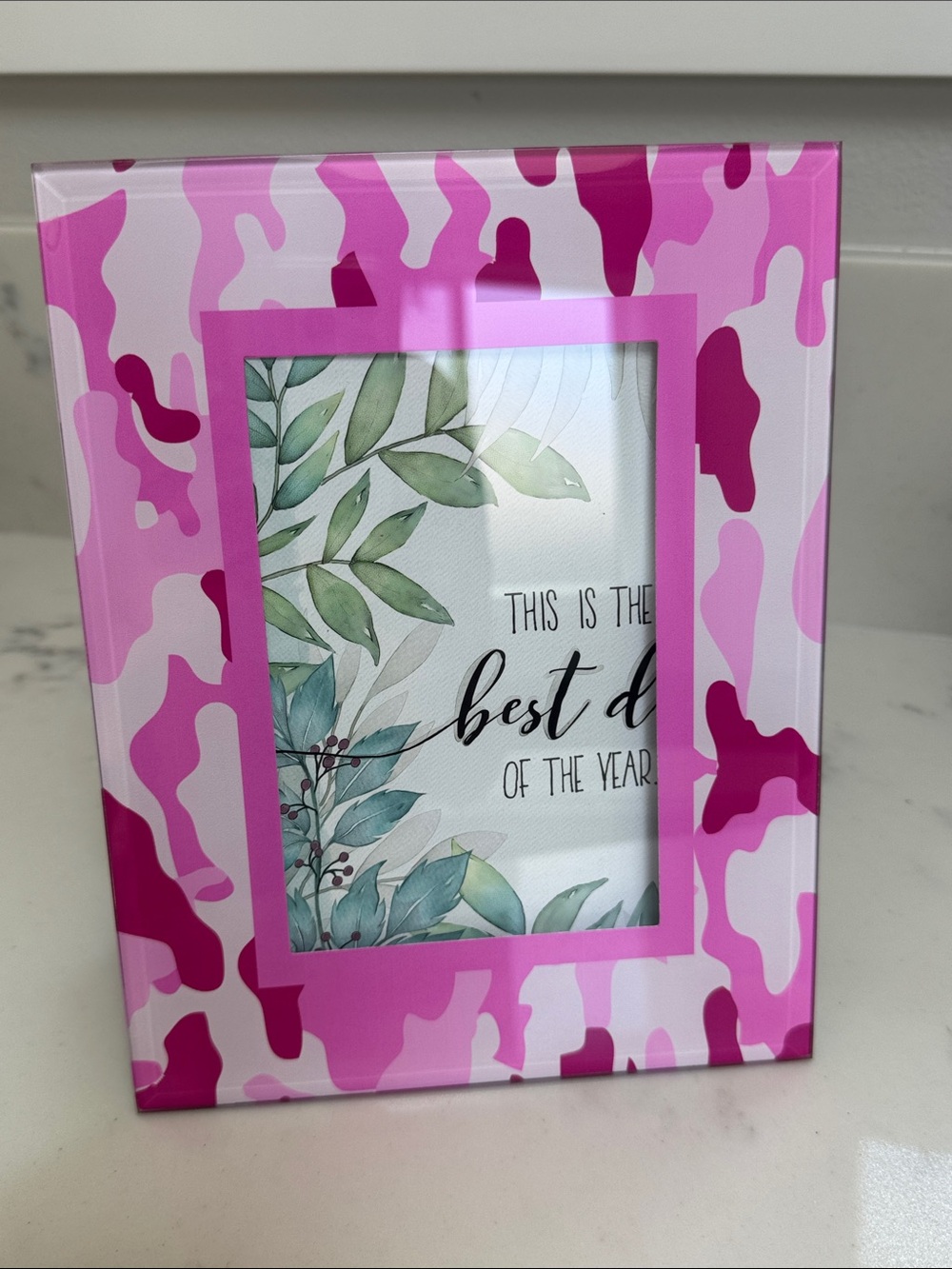Sixtrees Pink Camo Decorative glass Photo Frame for 4x6 picture